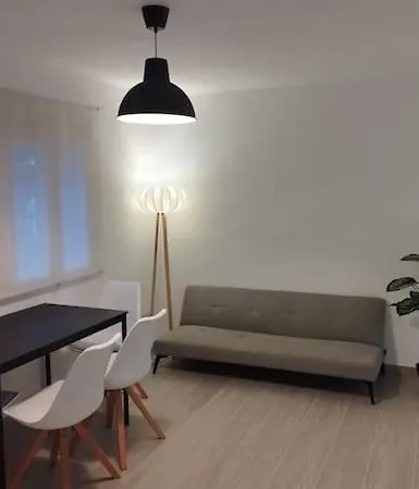 Apartment Moderno A 1km De
